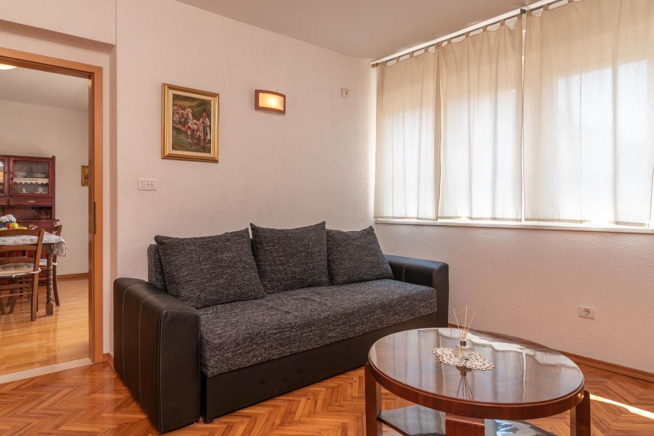 Apartment Bruno Trogir Exterior photo