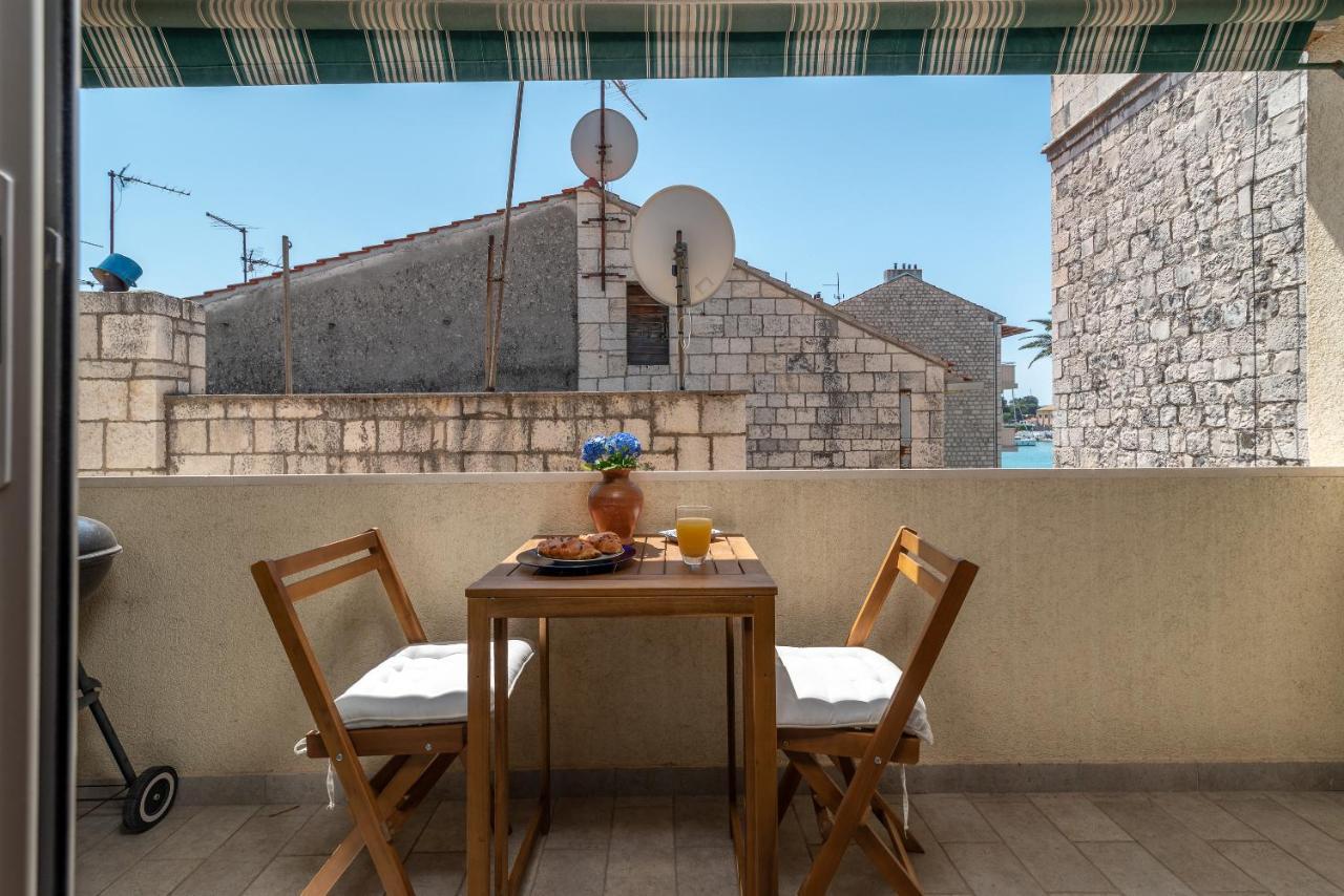 Apartment Bruno Trogir Exterior photo